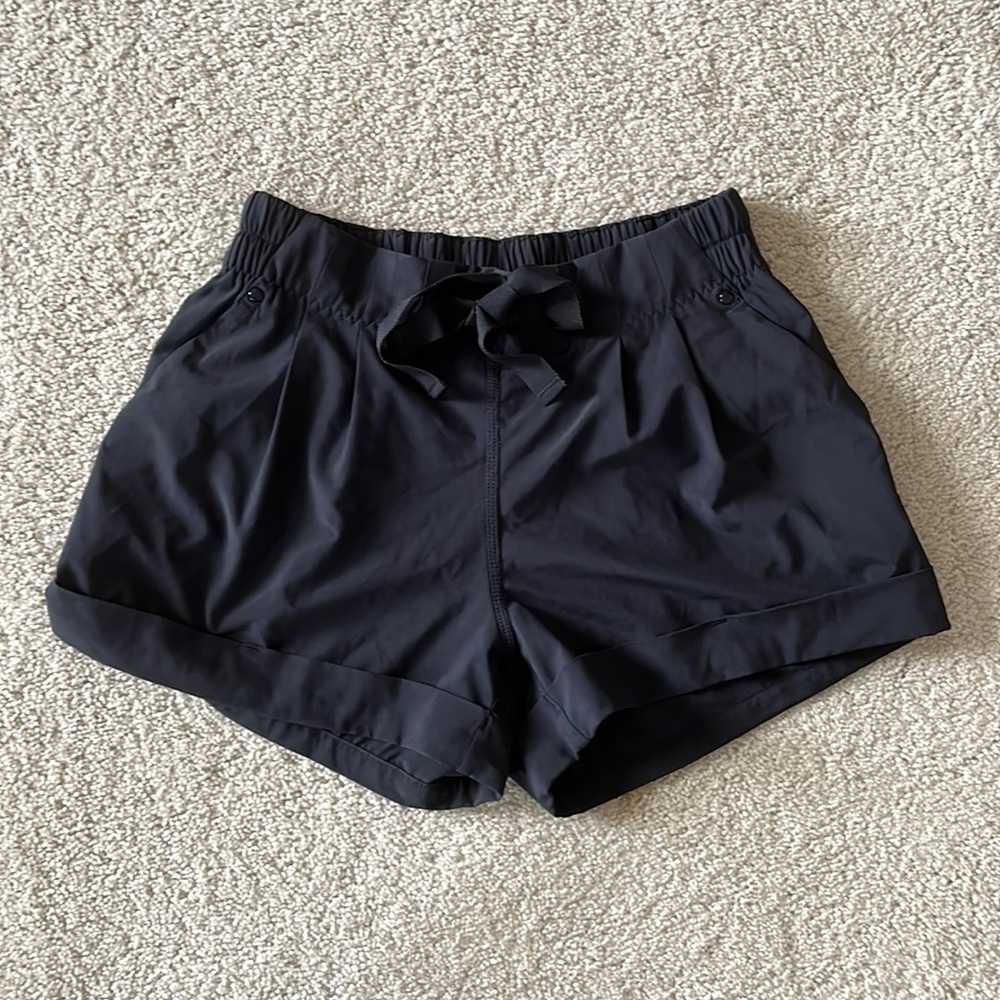 COPY - Lulu lemon black shorts